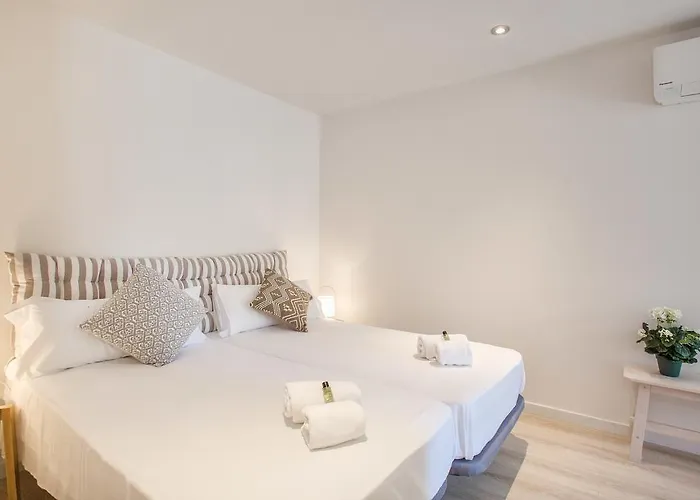 Flateli- Placa Catalunya 2-1 דירה *